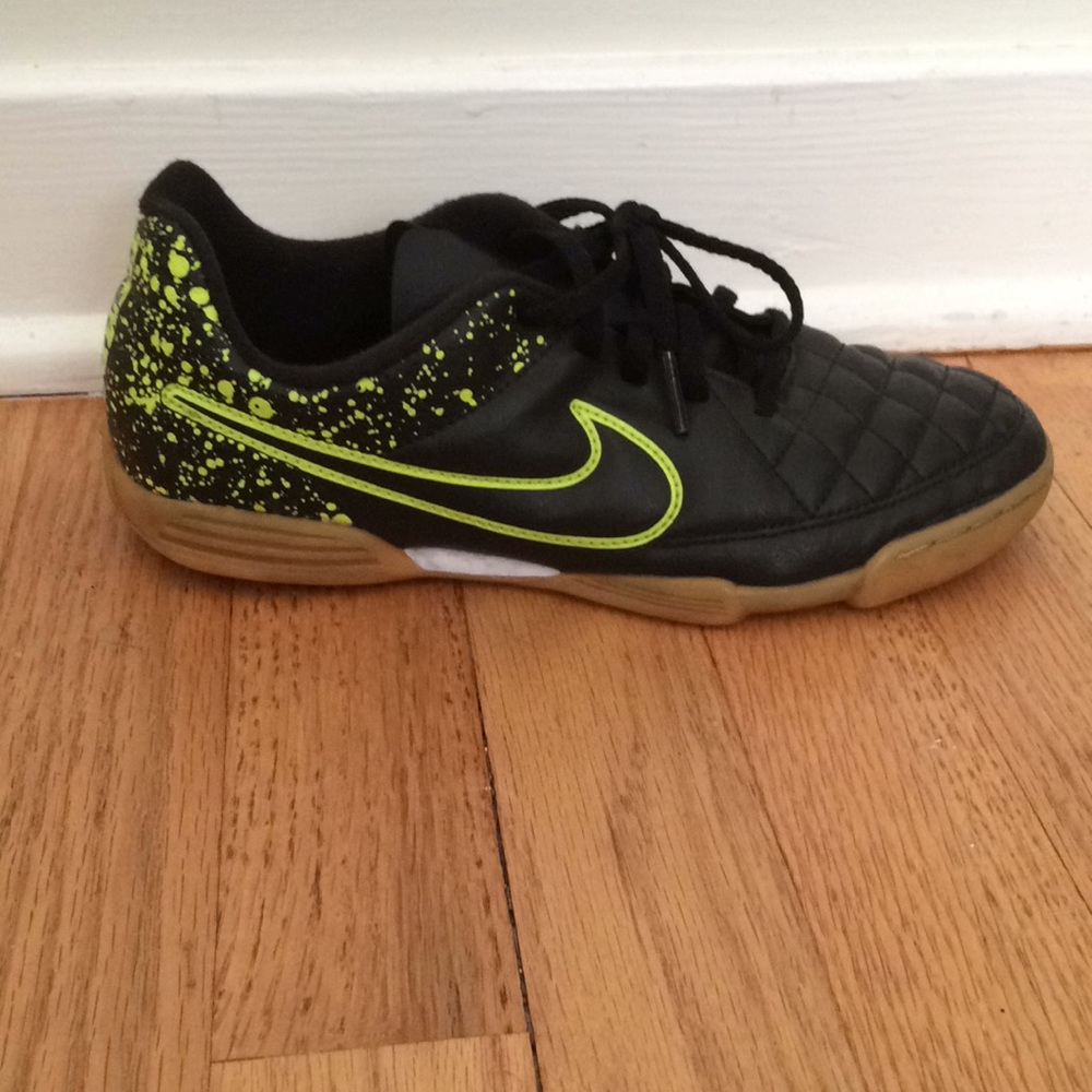 Youth Mercurial indoor soccer shoes